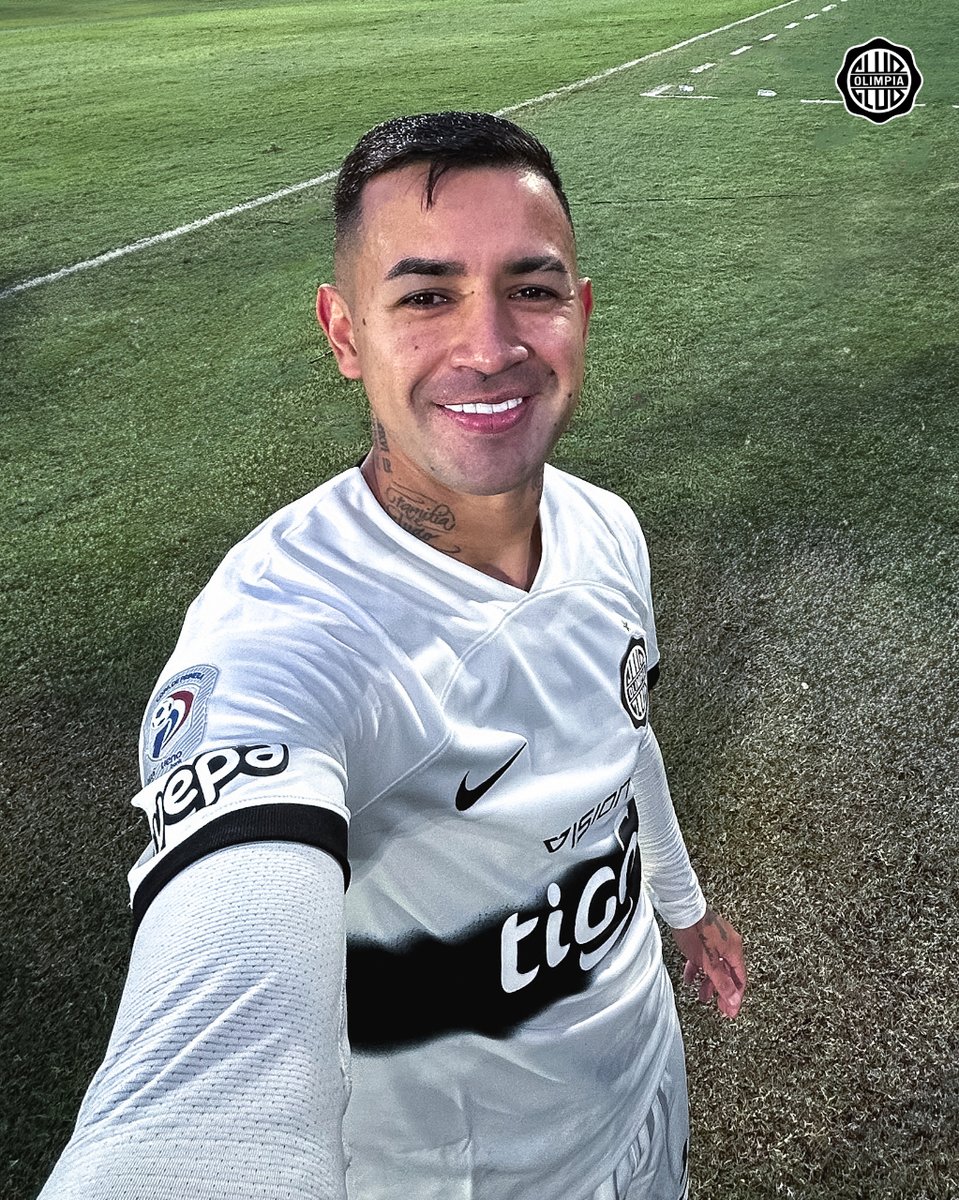 elClubOlimpia's tweet photo. 🤳🏻😁
𝘌𝘭 𝘥𝘪𝘦𝘻 𝘺 𝘴𝘶 𝘵𝘢𝘳𝘥𝘦 𝘥𝘦𝘤𝘪𝘴𝘪𝘷𝘢. https://t.co/oNwKCZxord