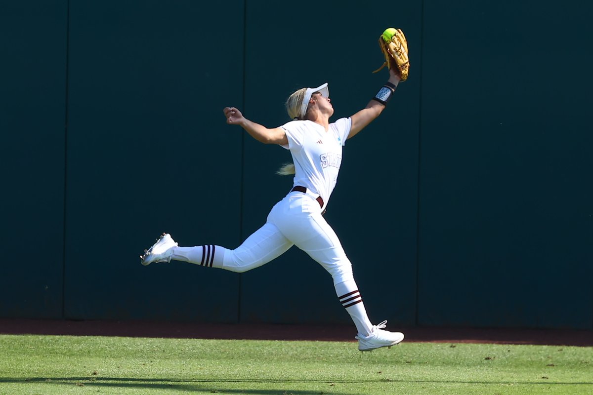 Hang it in the Louvre 🖼️ @SierraSacco_ | #HailState🐶