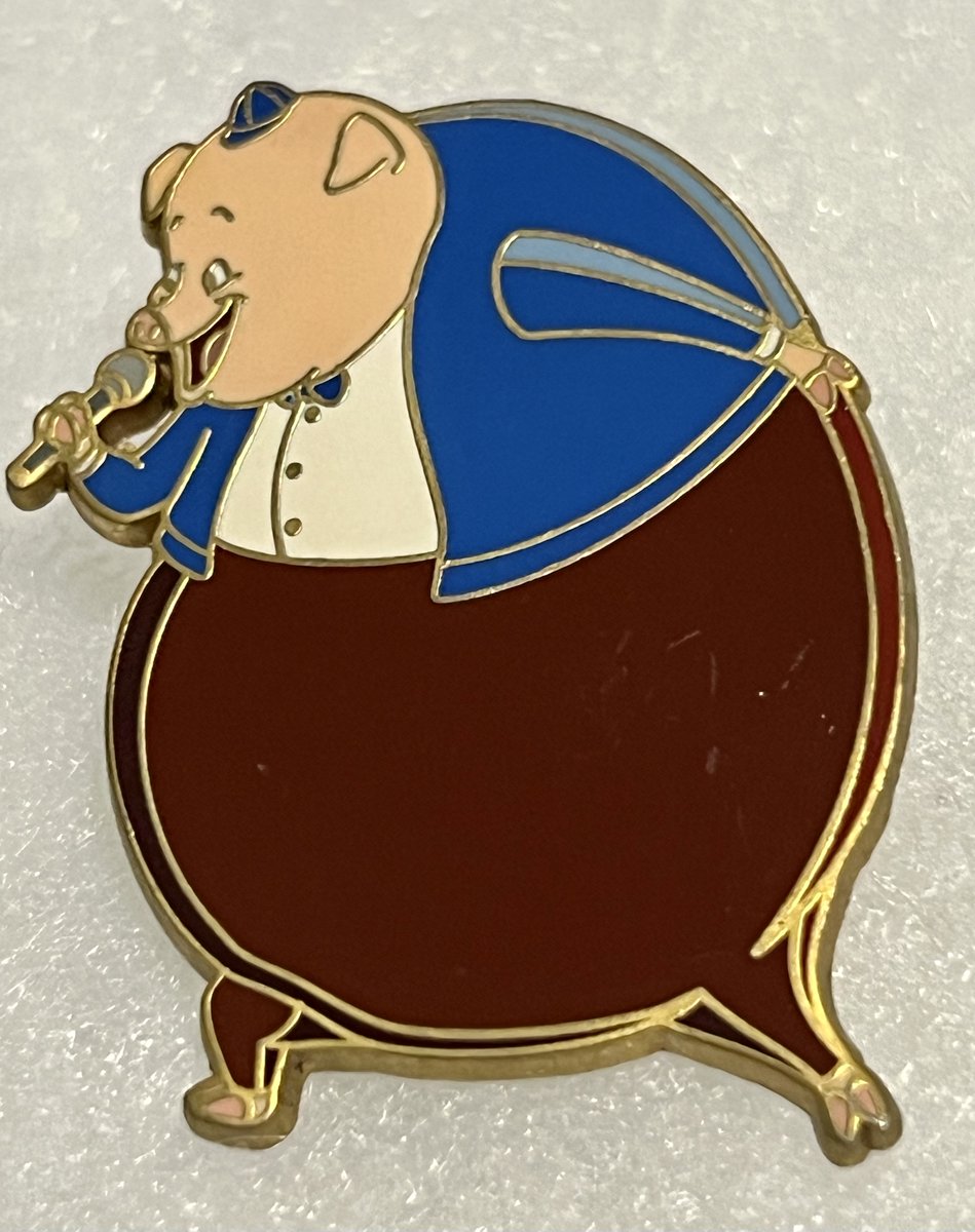 RARE #DisneyPin ~ CHICKEN LITTLE~ #RUNT of the Litter #PIG ~ VINTAGE 2005 FREE SHIP #vintagedisneypin #disneypinsforsale #chickenlittle #disneyanimation #disneycharacters #animatedpig #pigs #piggies #disneypins #disneypintrading #ebayfinds ebay.com/itm/2668189063… #eBay @eBay