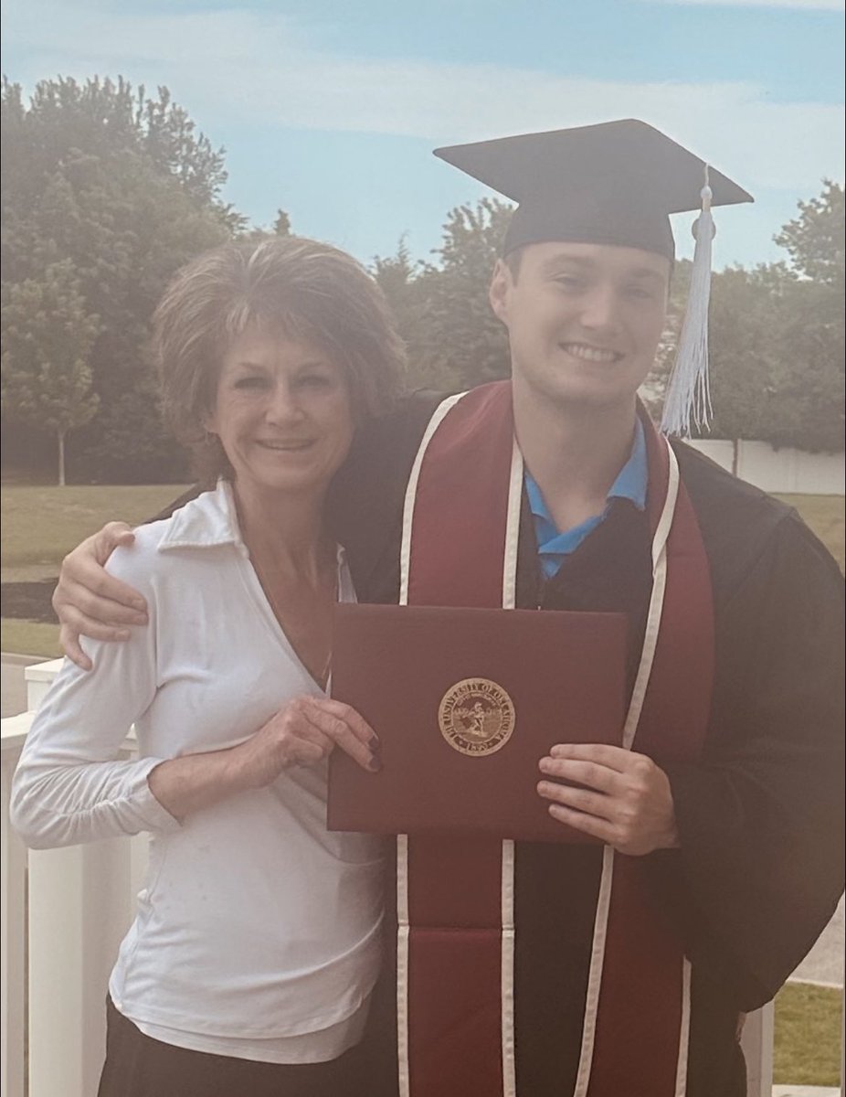 FastHorsee's tweet image. Little late with posting these, but I am now a college graduate! #OUalumni