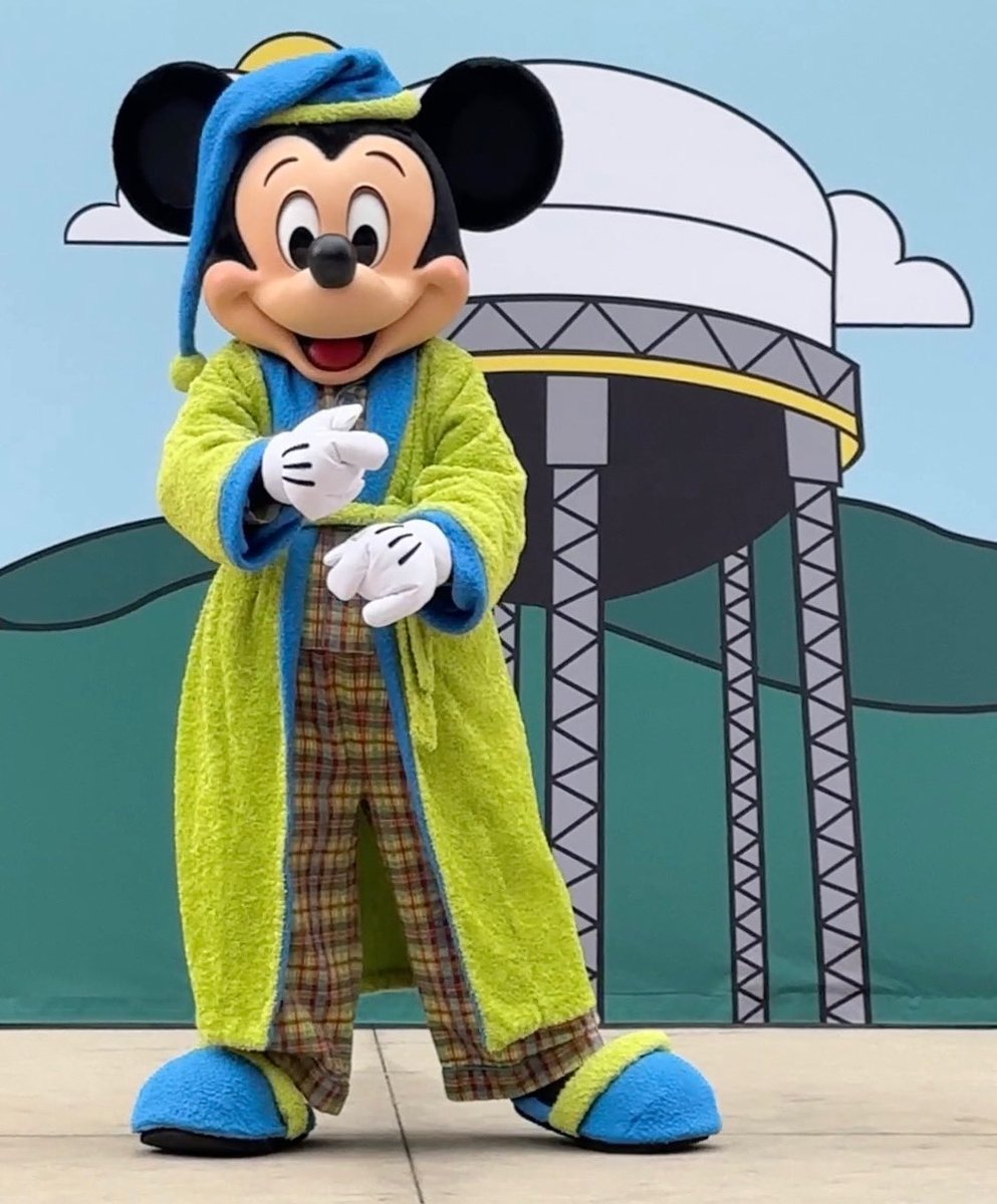 DisneyExploring's tweet photo. Spent Saturday morning with a stack mickey pancakes, fun Disney trivia and solving clues all over the Walt Disney Studios lot for the very first Mickey’s Morning Mayhem!
#lifeatdisney #disneycastlife #mickeysmorningmayhem https://t.co/3wYEHQ5wEB