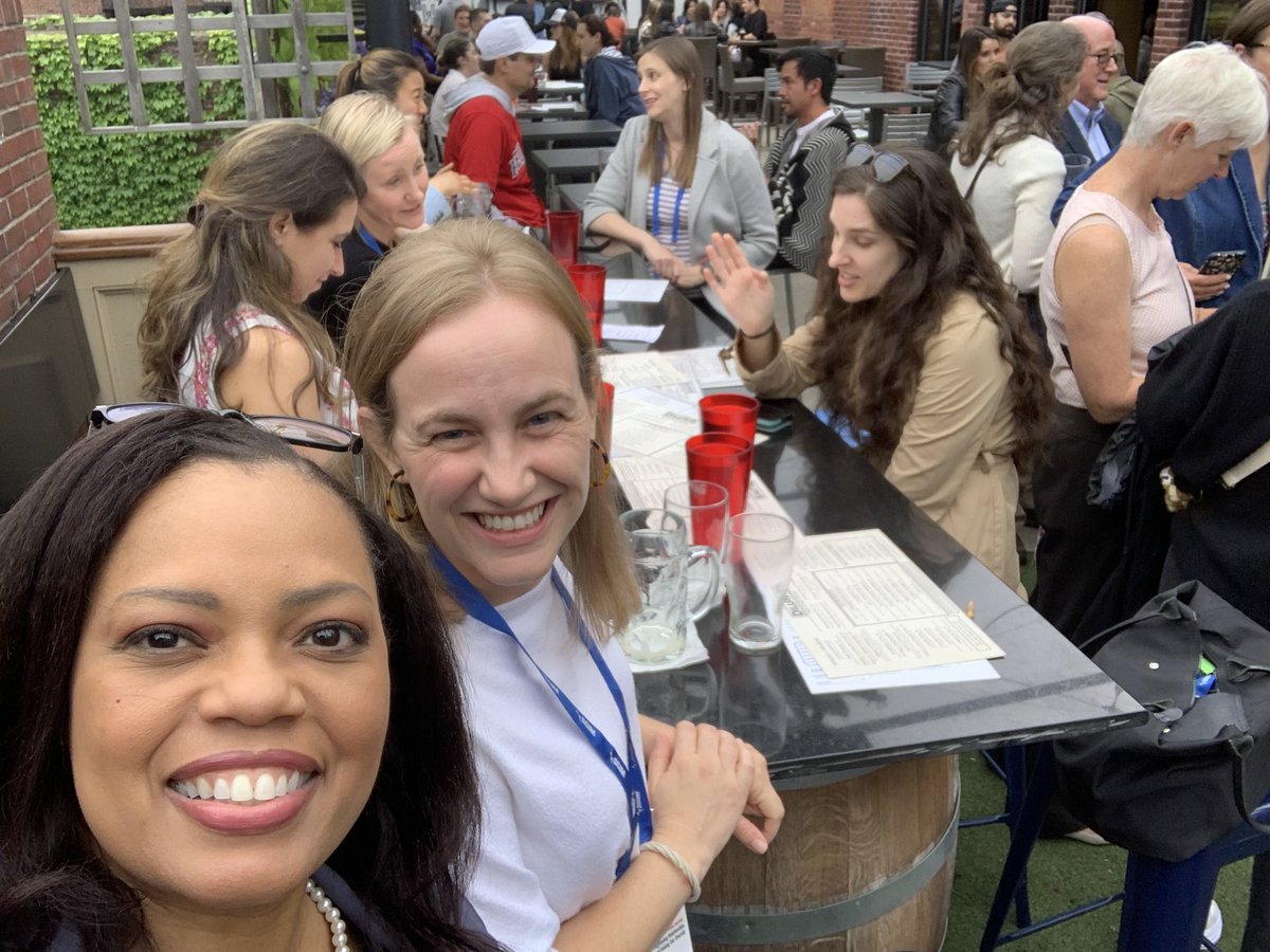 Catching up with old friends & colleagues @SocietyGIM #SGIM24 has been both fun & inspiring! It’s incredible to reconnect & network with so many passionate professionals #MedTwitter @EmoryGIM @EmoryDeptofMed @ajimmywidmer #GIMProud