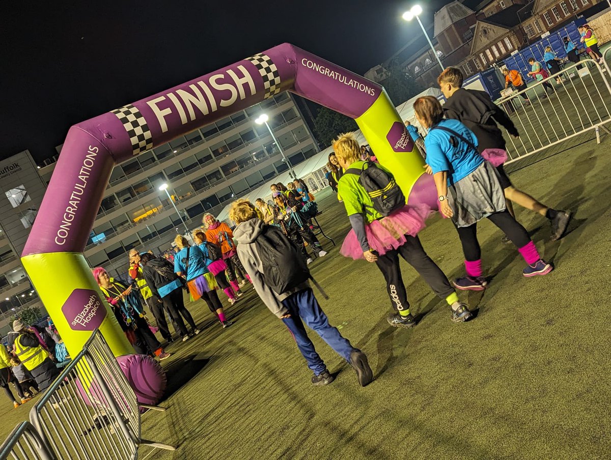 Thank you so much to over 1000 participants who have walked 7 miles in aid of St Elizabeth Hospice tonight! Your support will help people living with life-limiting illness in our local community across Ipswich, East Suffolk & Great Yarmouth and Waveney #MidnightWalk2024