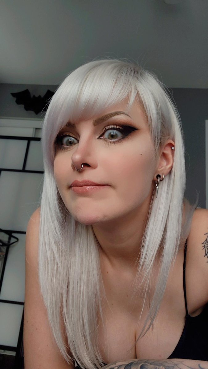 ms_spookykins's tweet image. So I&apos;m planning on getting back into streaming again soon! Here is my channel!  twitch.tv/ms_spookykins 

Do you prefer watching gaming streams of just chatting??? I kinda wanna play horror games but I&apos;m not sure if I want to jump into that immediately!