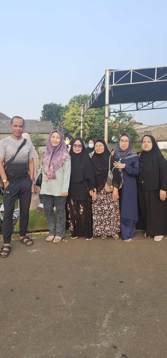 Keluarga Besar SMA 28 kembali berduka. Belum genap seminggu kehilangan Pak Wimbo (Guru Bahasa Inggris), kali ini Keluarga besar SMA 28 Jakarta kehilangan salah satu Kepala Sekolah yang luar biasa, Bpk Drs. H. Asrul Chatib.

#IKA28 #KepalaSekolah #SMA28Jakarta #Beritadukacita