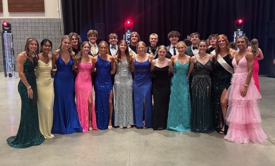 ECentralTrack's tweet photo. They clean up so nice! I love that the team sent me pictures. Have a great time!! Take care of your feet please... regionals are on Tuesday! 🤪

@ECTrojanSports @CoachMeganEC https://t.co/fgmmLsQ5cL