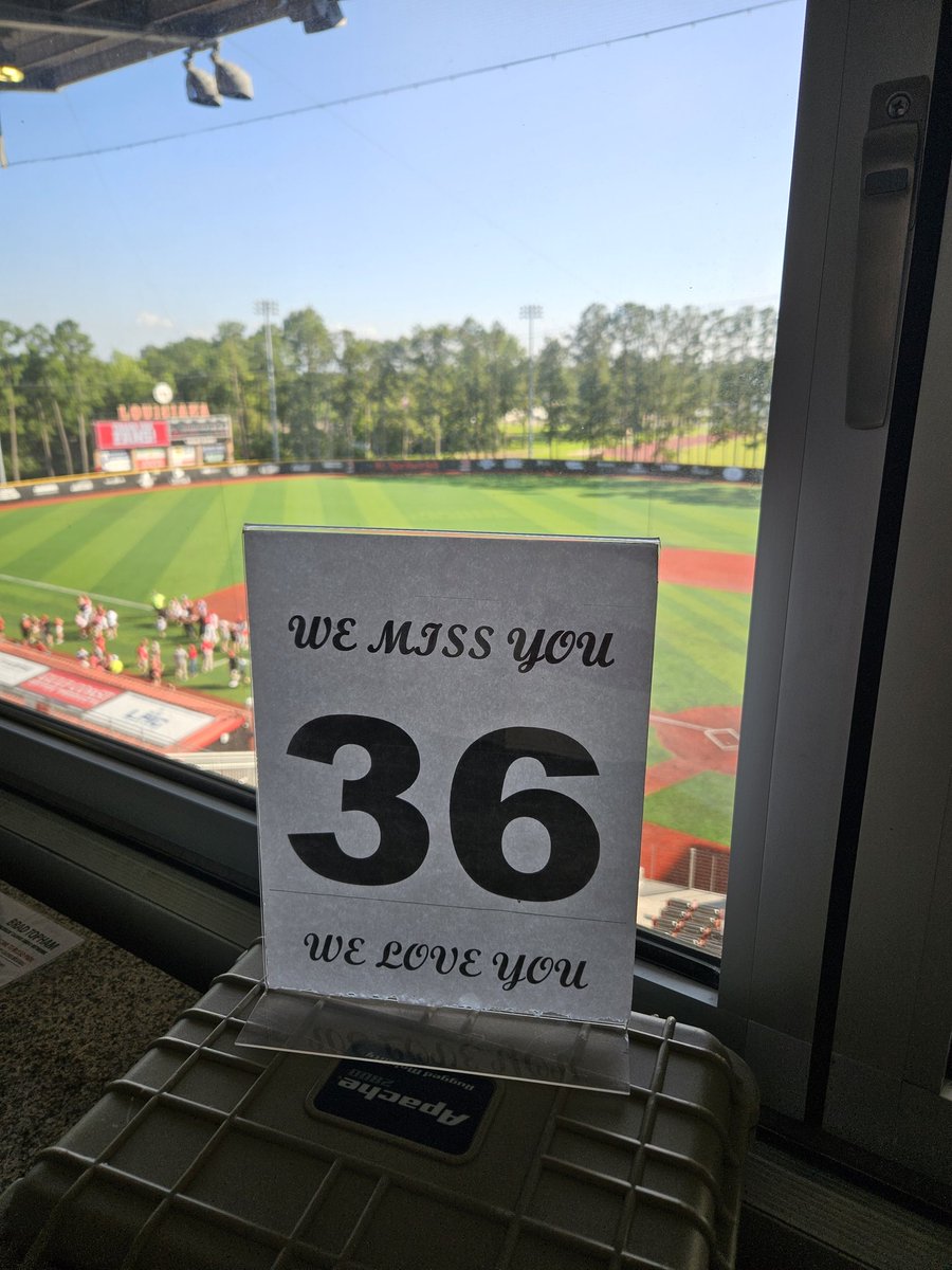 ULDiamondClub's tweet image. In the moment.
#Forever36