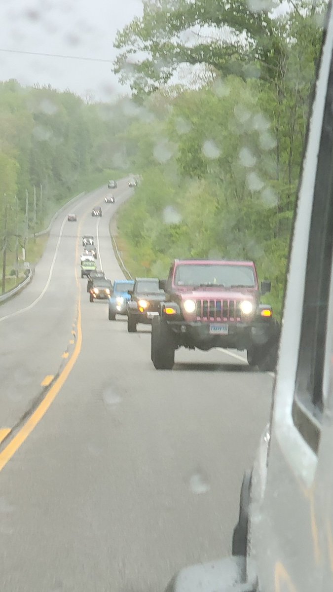 Our #GoToplessDay convoys were a wash out 🌧 New England #jeeplife 😅 @THEJeepMafia ✌️