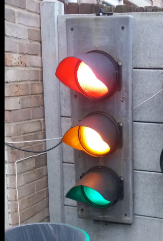 Seen for sale in #Eastbounre Four sets of Temporary traffic lights. 😂😂
