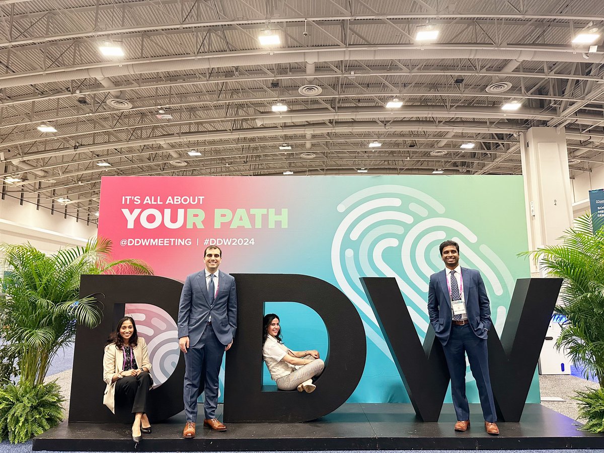 aalthwanay1's tweet photo. Rainy day in DC ☔but meeting my @WUGastro co-fellows brightened ☀️ my heart and kicked off @DDWMeeting on a high note! #DDW2024 #DDW #GITwitter #MedTwitter #FutureofGI 
#WomeninGI @ASGEendoscopy https://t.co/AyuZWkysZy