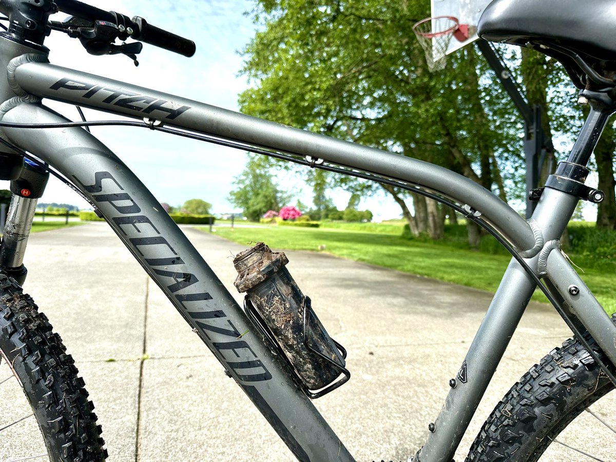 Sometimes it’s necessary to use the bicycle to replace sprinklers heads that are far away. <a href="/Hunter_Ind/">ÍÑD HÚÑTÉR</a> <a href="/iamspecialized/">Specialized Bicycles</a>