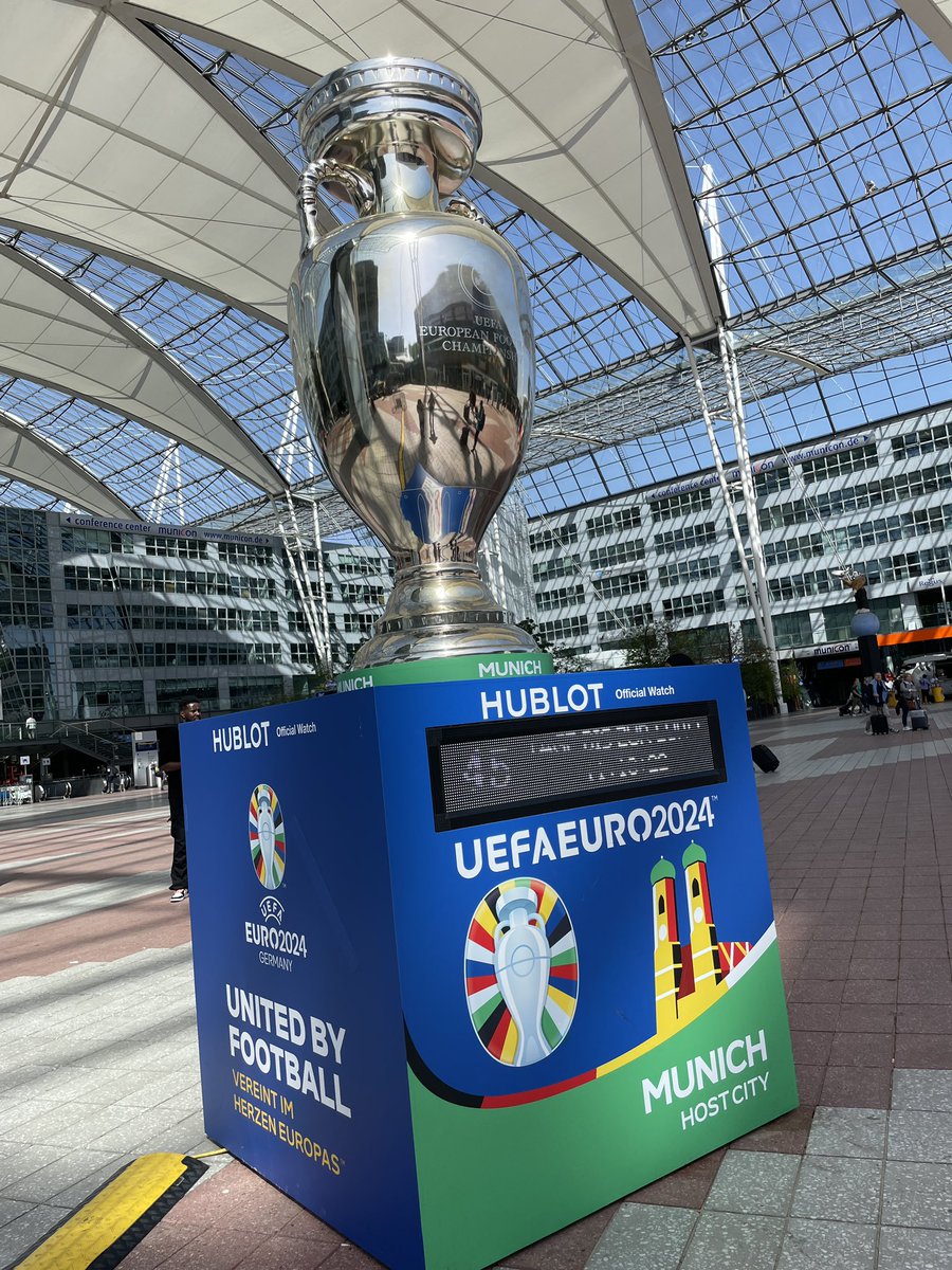 #uefaeuro2024 のカップが #ミュンヘン空港 に置いてあったな🤔
会場になったのか?
代表になったのか?
サッカー疎くてわからないし💦日本語サイトが少なくてわからぬ💦