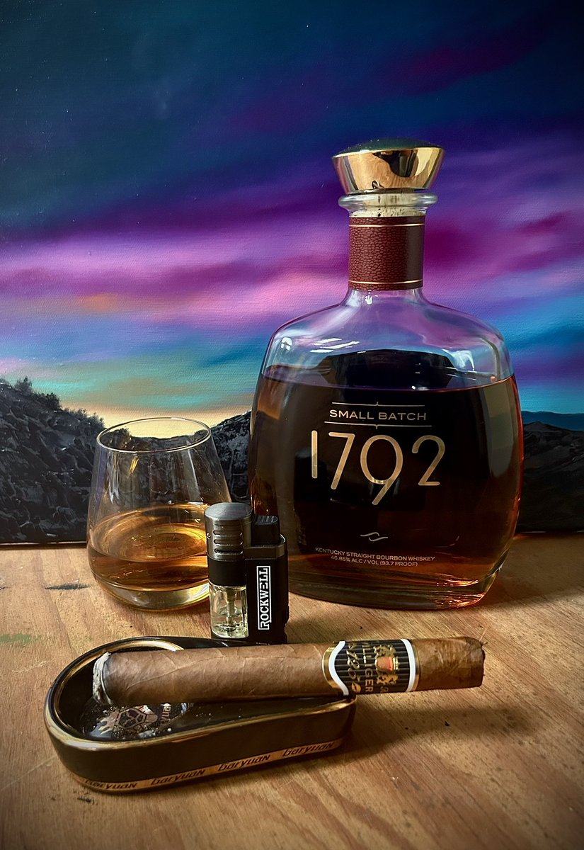 Time to get in on World Whisky Day. Starting with a Villiger 125th Habano Toro, and a pour of 1792 Small Batch. #worldwhiskyday #villigercigars #villiger125habano #1792bourbon #1792smallbatch #cigarsandwhiskey #annapolisashtalk #cigarsandbourbon #cigarsdailynation #pssita