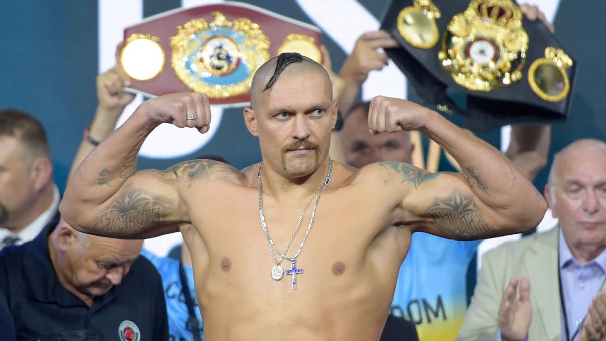 Oleksandr Uysk 🇺🇦 has become the first undisputed heavyweight boxing champion of the World in 24 years after defeating Tyson Fury 🇬🇧 via split decision Oleksandr Uysk holds all the belts the heavyweight division, Slava Ukraini!!!