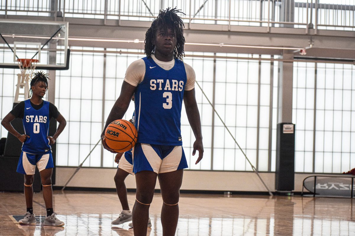Georgia Stars Terry 2025 guard Kavoyea Williams had an impressive showing this evening. Aggressive rim attacker that has the strength to bully his way to the rim and finish through contact. He’s a tough guard to contain off the bounce.