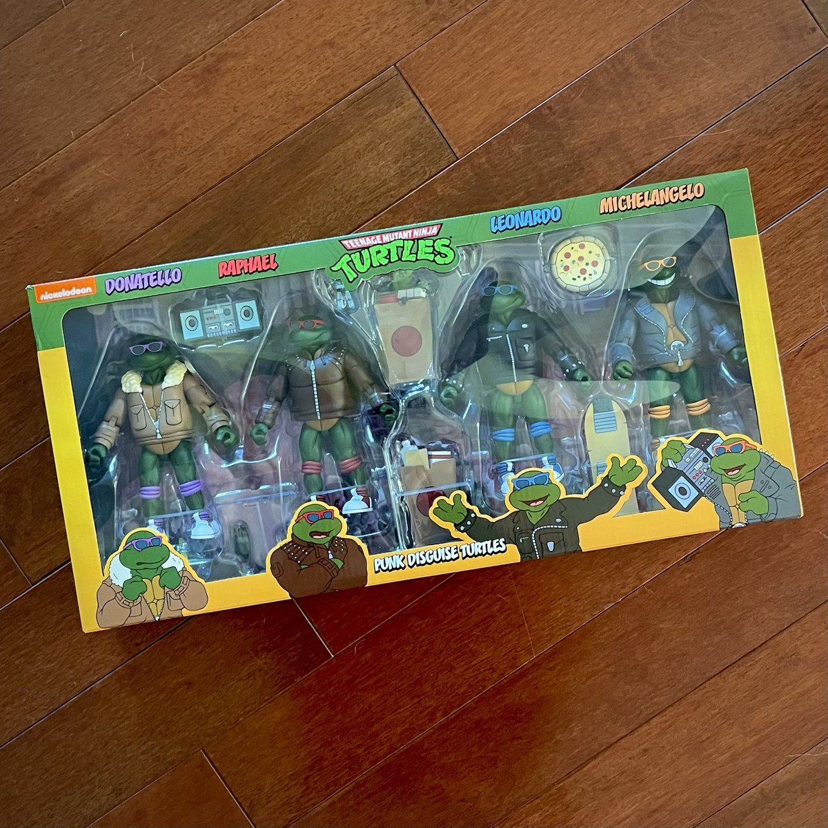 I finally found this amazing set in the wild. I needed a second so I can paint the Raph jacket white. Gonna open now, so RIP to my finger tips. IYKYK

#TMNT #NECA #NECAToys #teenagemutantNinjaturtles