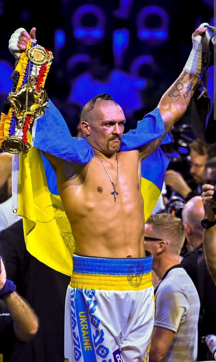 🔥 The baddest man on the planet. Oleksander Usyk is the undisputed heavyweight world champion!! 👑 #FuryUsyk