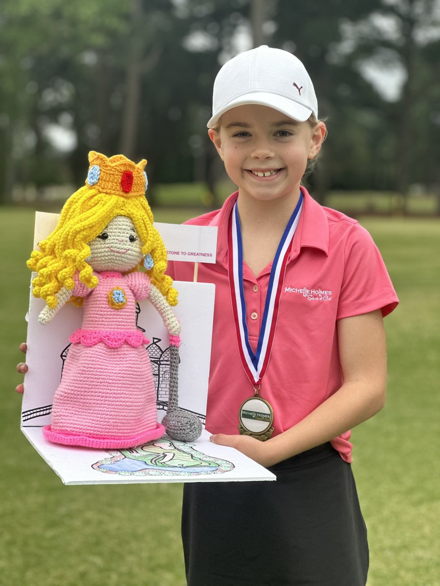 Our #Queen of #LPGAGirlsGolfHamptonRoads 🫅 Catherine earned this award for always embracing the 5 E's of #LPGAGirlsGolf #Empower #Enrich #Engage #Energize #Exercise @LPGAGirlsGolf #VirginiaBeach