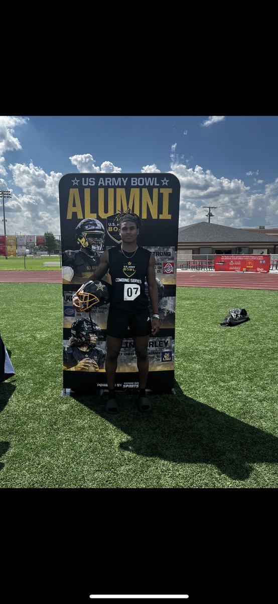 Amiel Clark (@amielclark6) on Twitter photo Appreciate being recognized as one of the top WR’s at the #USArmyBowl combine. Thank you <a href="/MattSeiler_SDS/">Matt Seiler</a> and <a href="/SDSports/">Signing Day Sports</a> for the invite.
<a href="/EDGYTIM/">Timothy “EDGYTIM” OHalloran</a> <a href="/PNTigerFootball/">Plainfield North Tiger Football</a> <a href="/mj_sbbm4keys/">Master 🏈 Technician & Trainer</a> <a href="/USArmyBowl/">Military Appreciation Bowl Week</a> Appreciate being recognized as one of the top WR’s at the #USArmyBowl combine. Thank you <a href="/MattSeiler_SDS/">Matt Seiler</a> and <a href="/SDSports/">Signing Day Sports</a> for the invite.
<a href="/EDGYTIM/">Timothy “EDGYTIM” OHalloran</a> <a href="/PNTigerFootball/">Plainfield North Tiger Football</a> <a href="/mj_sbbm4keys/">Master 🏈 Technician & Trainer</a> <a href="/USArmyBowl/">Military Appreciation Bowl Week</a>