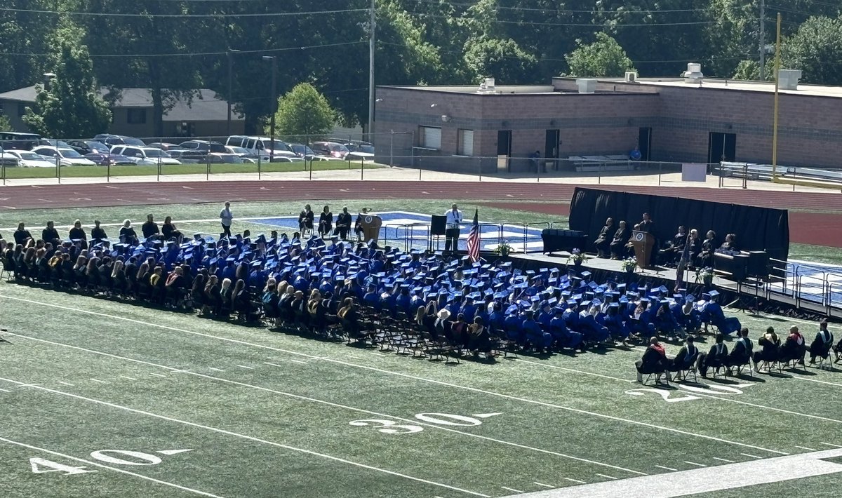 Congratulations on Graduation 🎉 to all Leavenworth HS Seniors and a huge shout out to Maiya 👩🏾‍🎓 #Pioneers