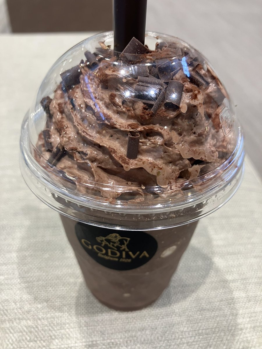 おはようございます☀

昨日も満枠感謝です✨

微妙な空き枠を気にかけて予約時間を早めて下さった本指様♡
細やかなお気遣いがとても心に刺さります💕ご配慮嬉しかったです😌

来週もよろしくお願いいたします😊

@先日ららぽにて
やっとGODIVAに寄れました😋💕
しあわせ🫶

では皆様、良き週末を🌟