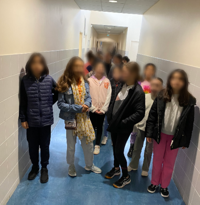 Un grand merci à nos Minidocs pour la visite guidée du collège aux CM2 de l'école Lavoisier !