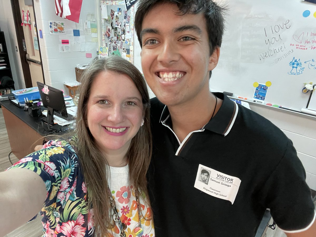 I was so happy to have @HumbleISD_KHS alum Sammy come in and talk with my AP Chem Ss about college life, classes and how to set themselves up for success!!