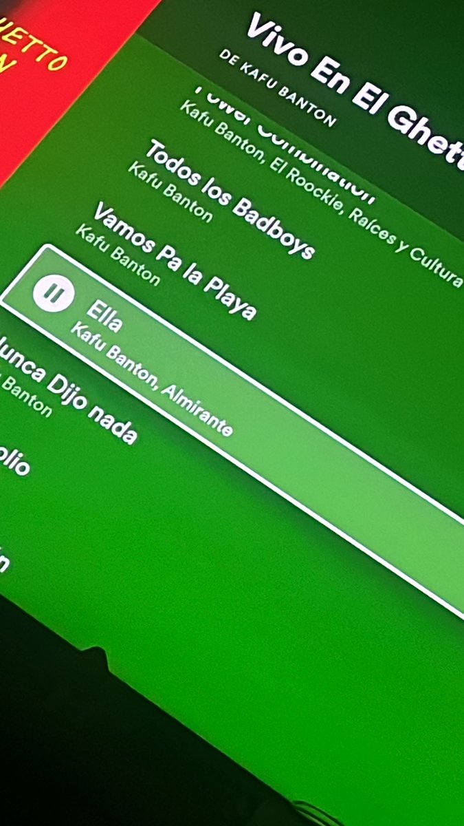 SmilingTheLive's tweet image. Es esa canción 😖