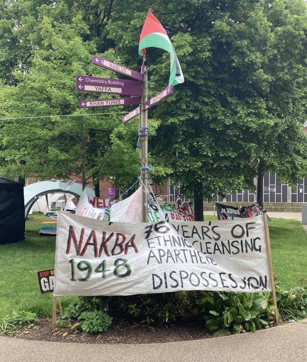 leahzero's tweet image. university of Manchester today 👊❤️remember silence supports the oppressors 🇵🇸