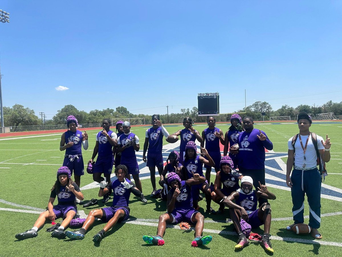 CoachDre88's tweet image. The boys took care of business in Wimberly today. Their hard work and dedication earned them a ticket to the state 7-on-7 tournament! Great job, Jags!
@LBJSports 
#GoingforGold