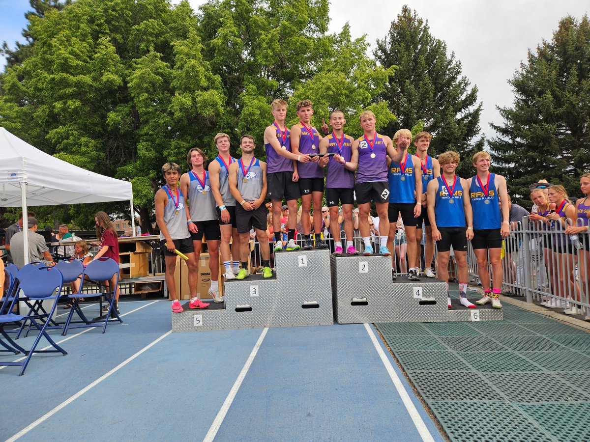 The 2A boys 4x400 medalists