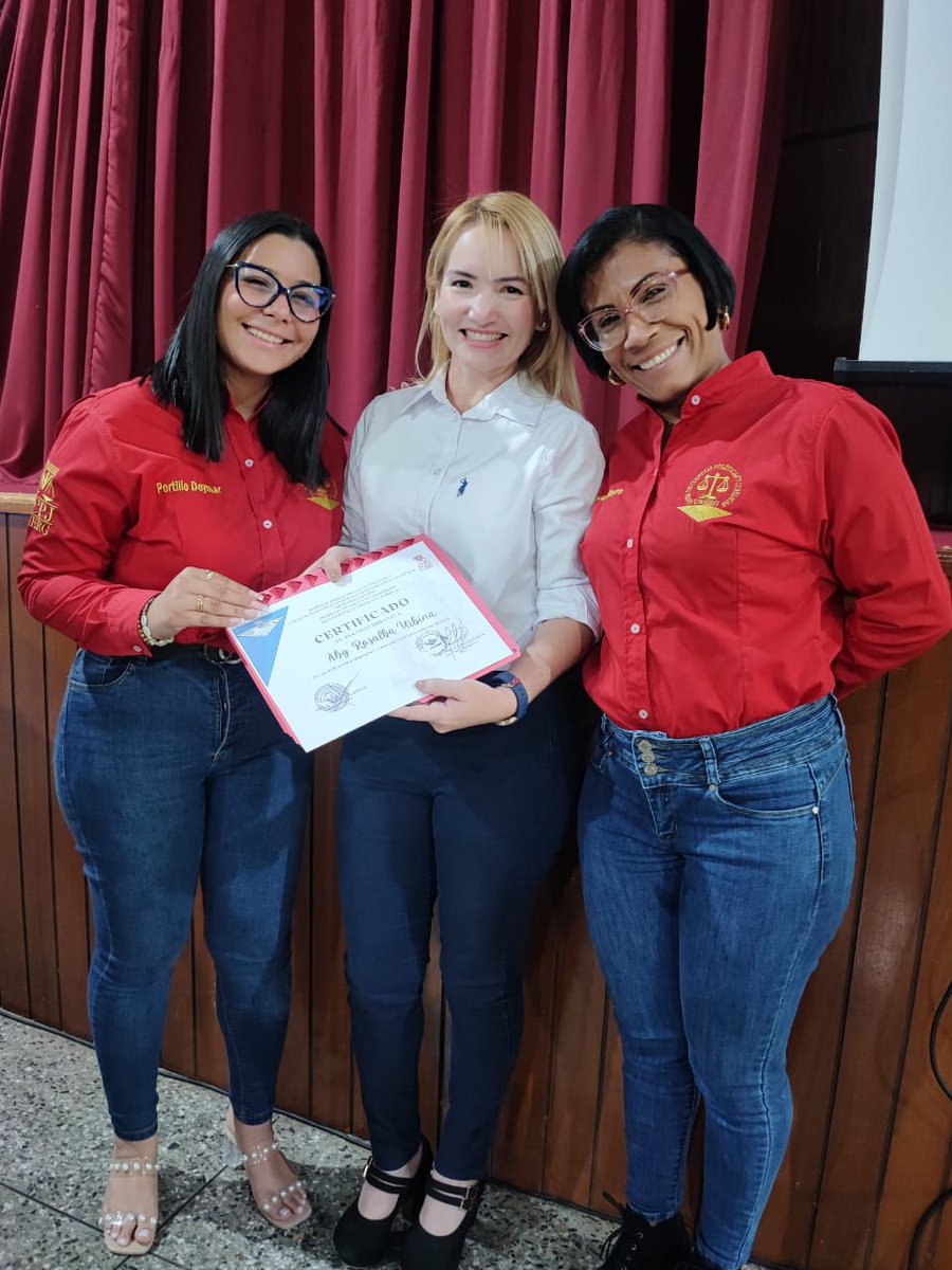 Estudiantes de 3er año del Programa de Derecho de la Unerg, recibieron Clase Magistral sobre el Procedimiento Ordinario en 1era y 2da Instancia Civil en Venezuela, en el @deinvex_unerg de esta casa de estudios. #Unerg #LaUnergLoTieneTodo #YoSoyUnerg @nicolasmaduro
