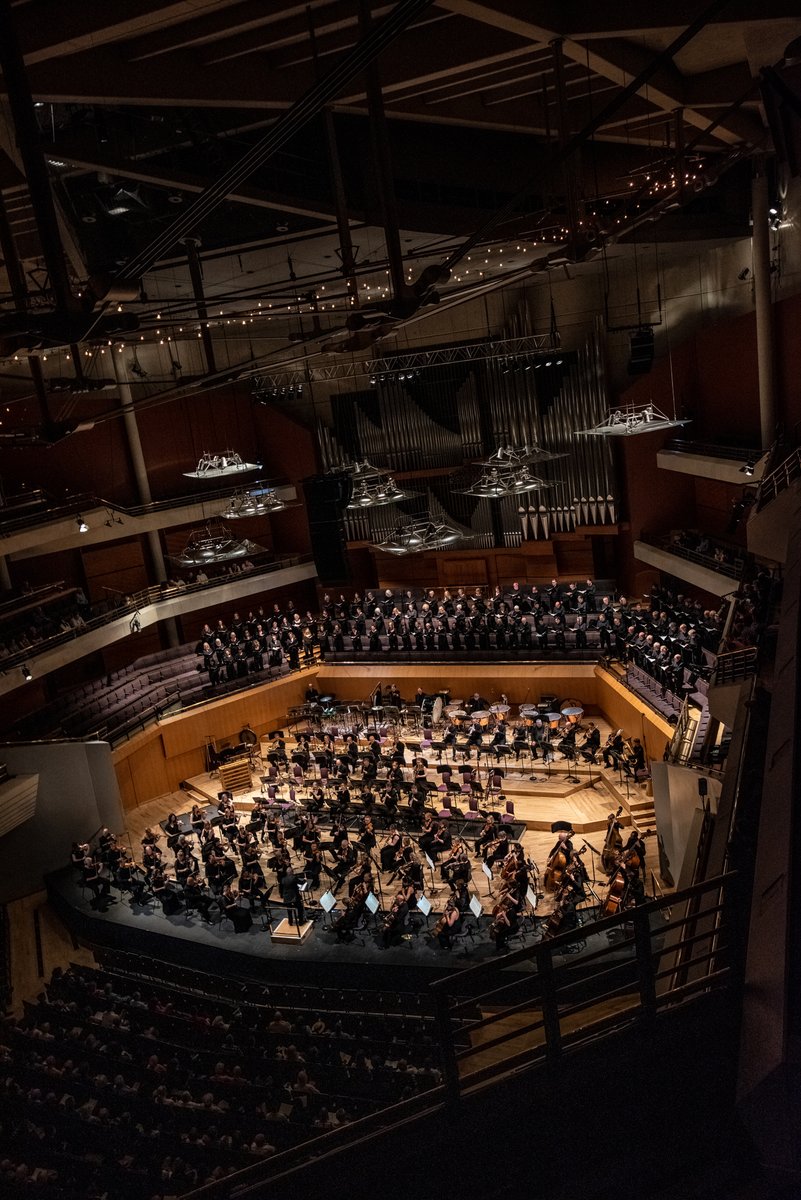 Couldn't resist doing a quick edit of images from tonight's @BBCPhilharmonic concert @BridgewaterHall with @hallechoir and conducted by @johnstorgards. Absolutely sublime. Catch it on @BBCRadio3 27 June. #Shostakovich #Bridge #Stravinsky #BBCSounds