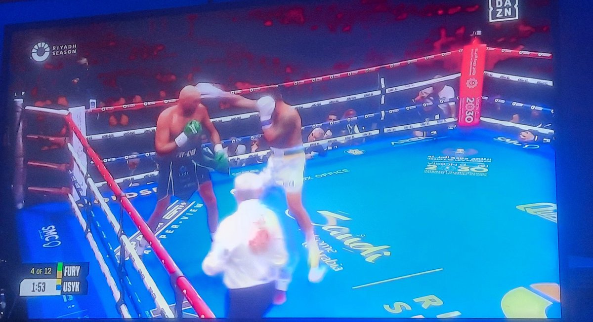 The 9th round moment that decided Usyk victory. That straight right combined with overhead left started it all👏🏼 #mmkaddu #NBSJabJab