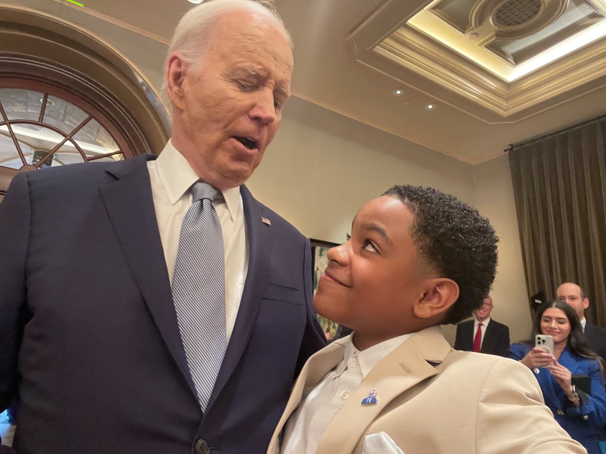 “This young man just told me his name and said he raised $6000 for me!” President Biden is my favorite person in the world 🥹🇺🇸