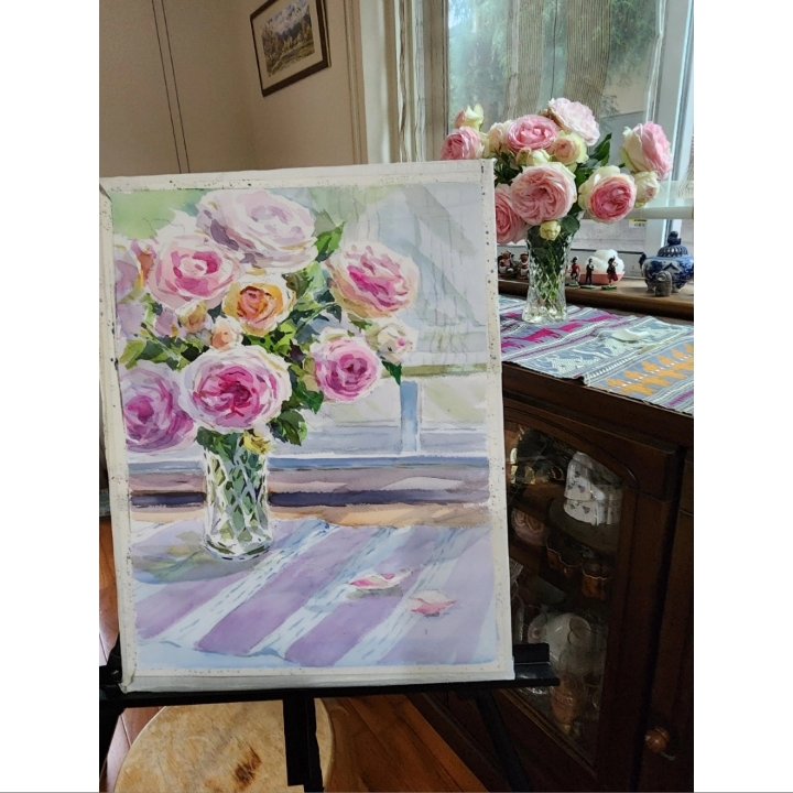 我が家で咲いたバラを雨の前に沢山切りました。徐々に咲いてくれれば良いのに、一気に満開になるので何かと忙しいです。
#スケッチ #透明水彩画 #水彩画 #バラ #静物 #watercolour #watercolor #rose #sketch #aquarelle