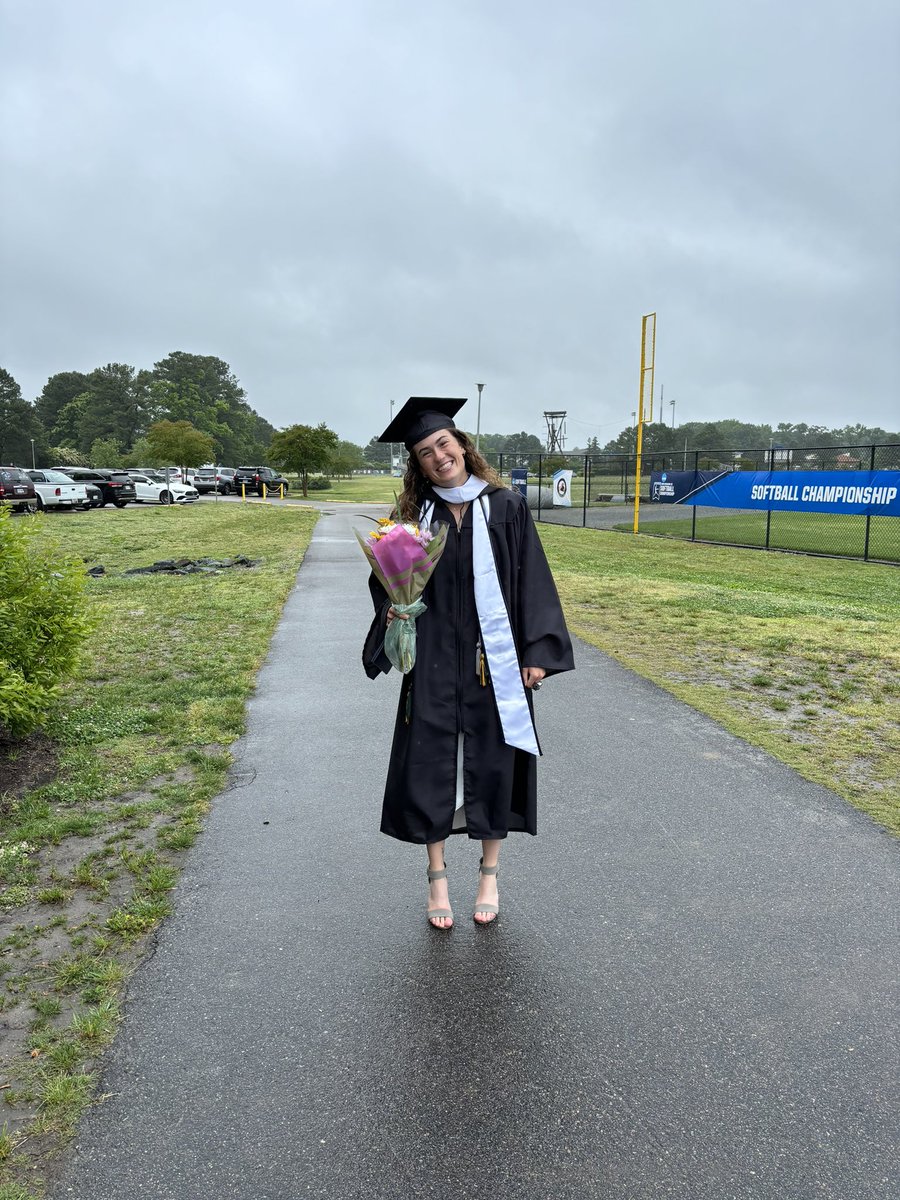 Marlin_Softball's tweet photo. When graduation is at 10 and you gotta win a regional championship at 1! Congrats to Senior Emily Halloway on graduation and winning her FOURTH NCAA Regional! https://t.co/sj4f92wkEi