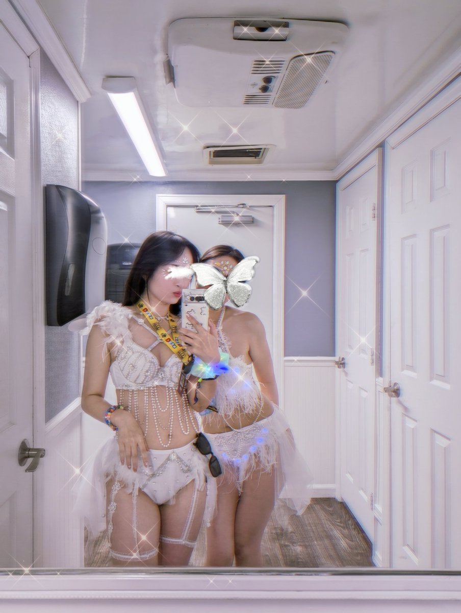 画了美美的妆，和我的宝贝姐妹 <a href="/_lil0_0h/">D & S 👫</a>一起蹦EDC了！！！！！太快乐了啊啊啊啊啊啊啊啊啊🥳🥳🥳

仙女裙上大分，氛围感拉满，而且舒服又出片！！！一晚上被各种路人小哥哥小姐姐夸好看，美滋滋🧚🏻‍♀️