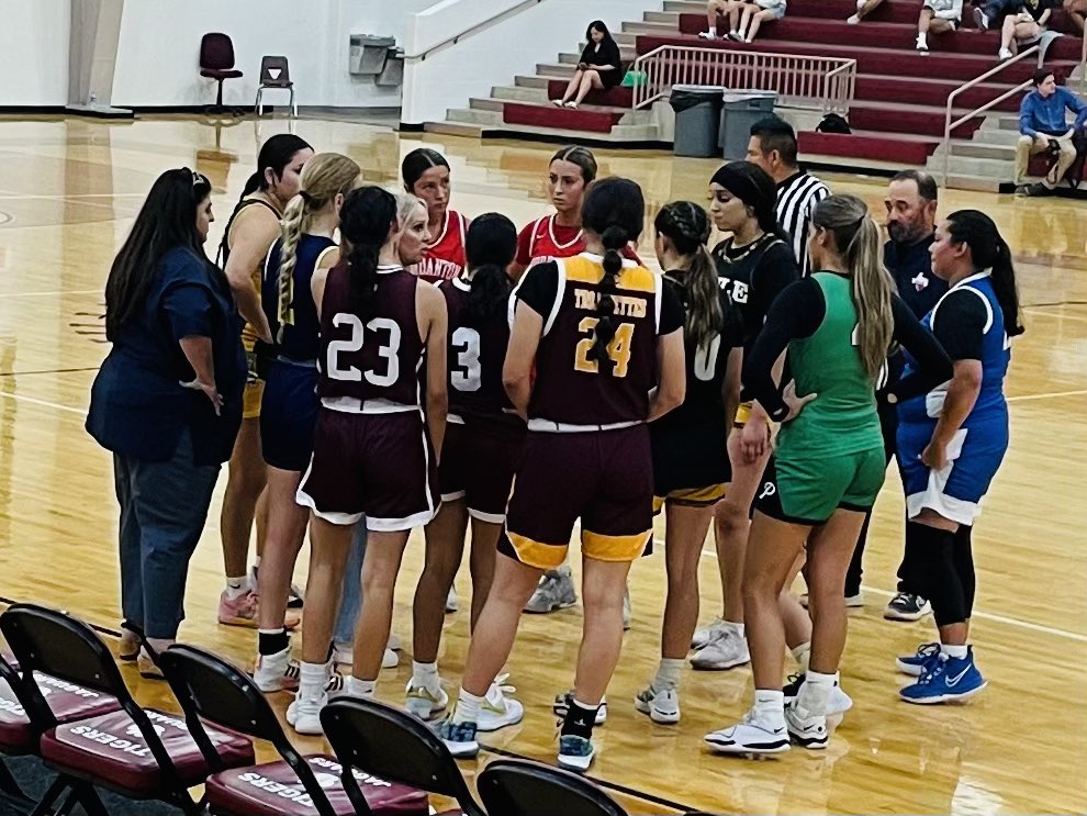 LoriLwilson23's tweet photo. The West won 57-55!!! What an Honor it  was to Coach all these young ladies!! @CalyssaSevier @sydney_shiller @KataraWhitfield @CoachesSouth https://t.co/Kvc9yGuIL6