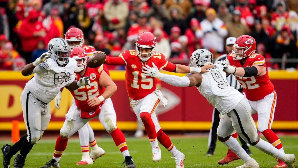 Can the Raiders ruin another holiday weekend for Chiefs? raiderswire.usatoday.com/2024/05/16/can…