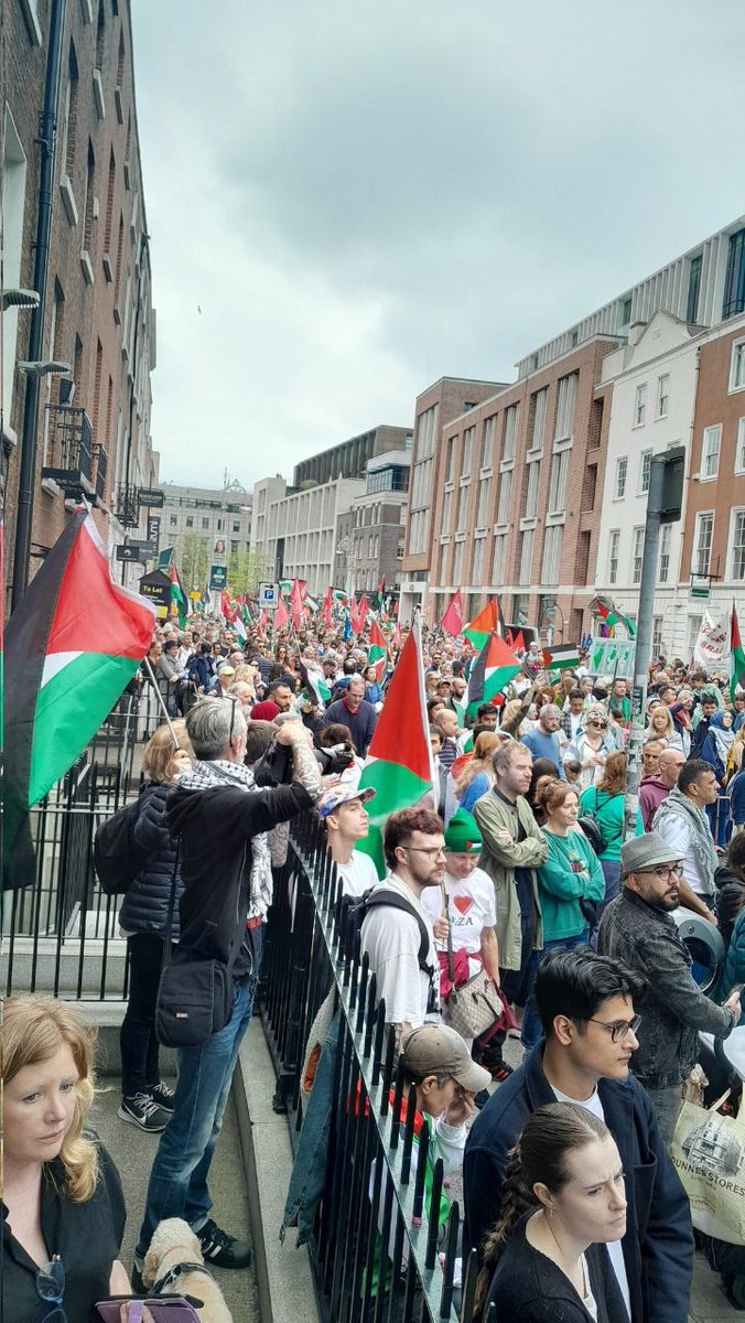 Manifestación en Irlanda en solidaridad con Gaza y en contra del genocidio.