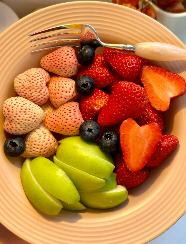 SleepyCat92's tweet photo. Strawberry🍓Blueberry🫐Jujube https://t.co/mA9Hjw3YR5