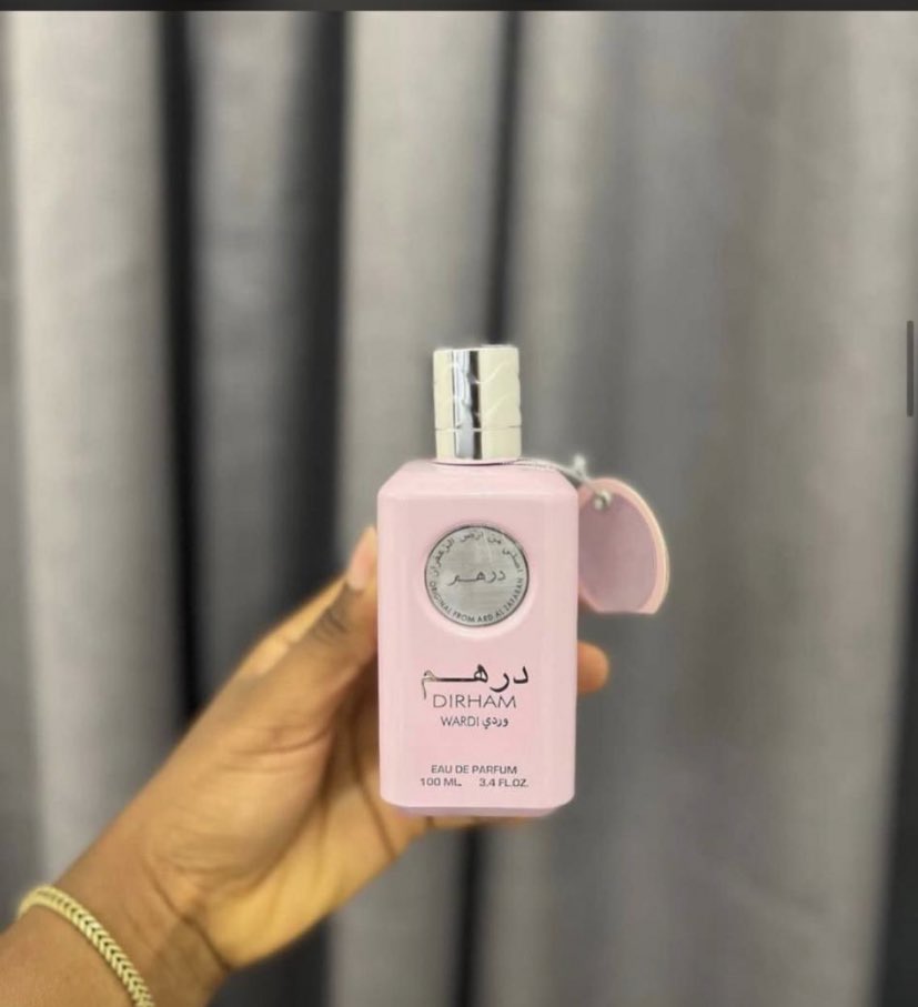 Dirham wardi This is a soft,sweet pretty girl scent. Smell so so good , calm and appealing. So affordable and perform so well. Price:N16,500 Dm to shop 🛍️ @_DammyB_