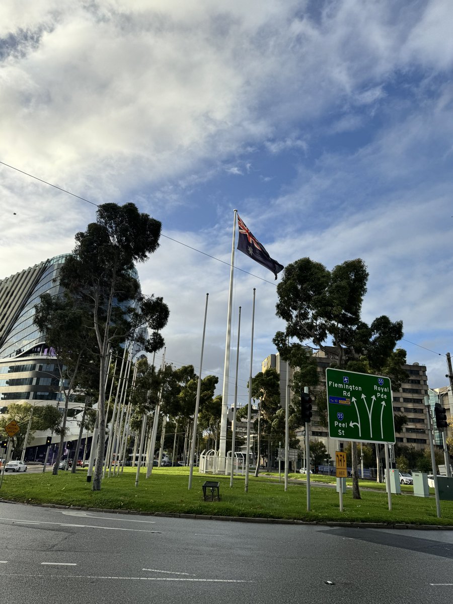 what if we kissed in the middle of the Haymarket roundabout 🥰