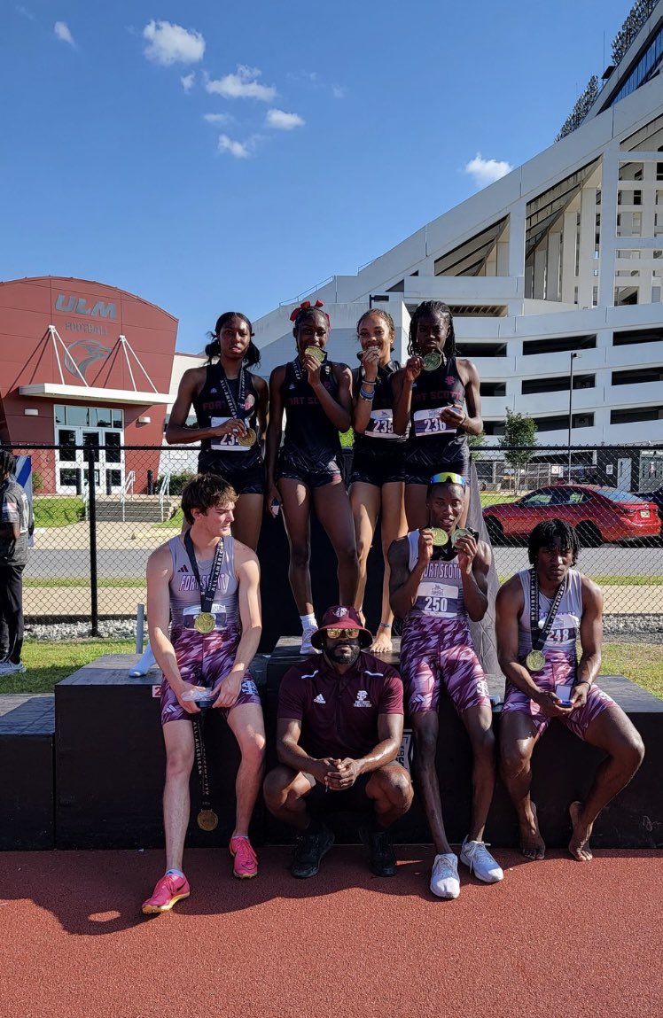 keaton_hansard's tweet image. Placed 16th in the nation at nationals for the 400m dash and took 4th in 4x4 also got awarded All-American. Big thanks to coach and family. All glory to God