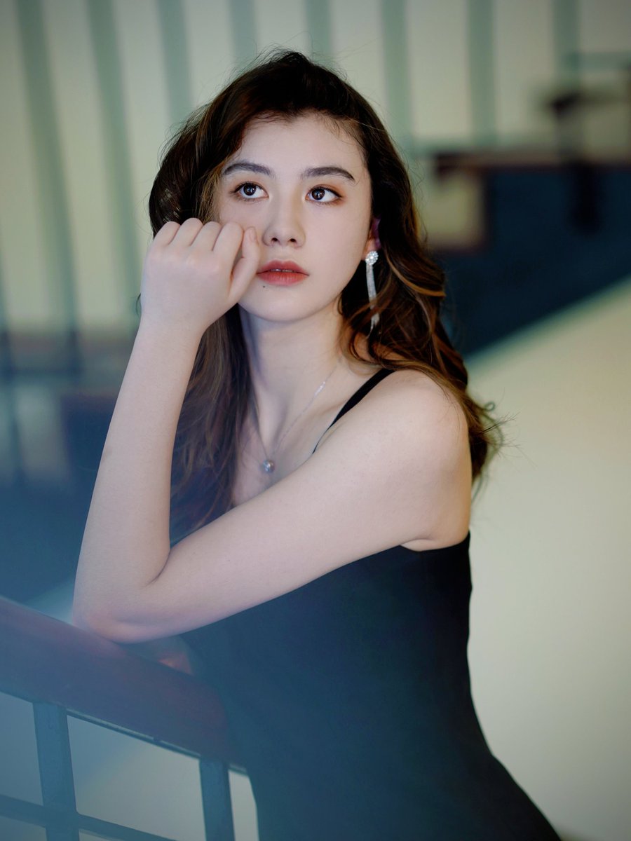 Seattle_Star999's tweet photo. photoshoot in black dress 💞
#foryoupageシ #photoart https://t.co/Odt8PjyunB