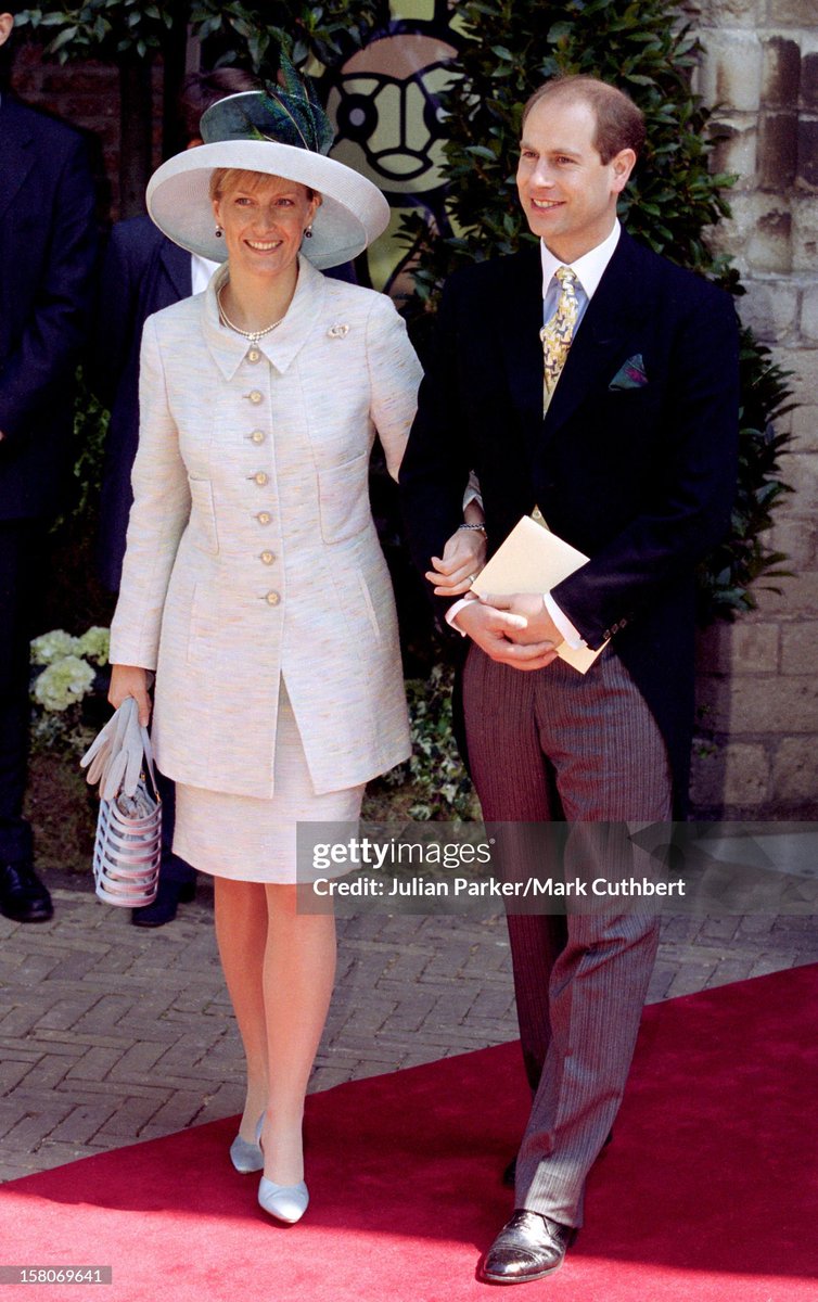 #OTD 23 years ago. The Earl and Countess of Wessex attended the wedding of Prince Constantijn of the Netherlands and Petra Laurentien Brinkhorst at the Grote of St Jacobsk in The Hague, Netherlands on 19 May 2001 Constantijn is the youngest brother of King Willem-Alexander.