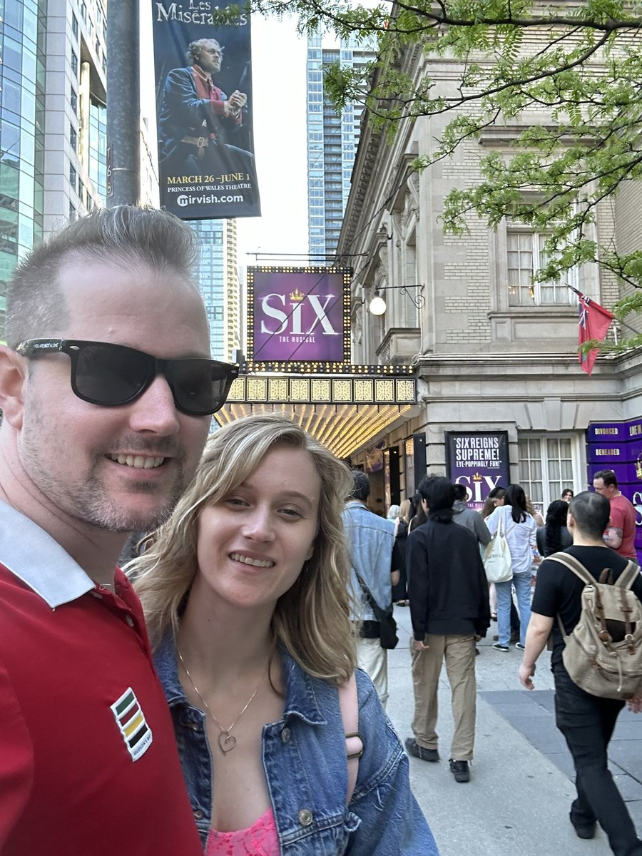ArkticRaven's tweet photo. After an amazing Charity Block this afternoon raising money for Mental Health with #GMHcharity @GuardiansMH 

The Mrs. and I went out for dinner and had an absolute BLAST partying it up with THE QUEENS of #SIXToronto #Mirvish 5/5 👑👑👑👑👑 We Absolutely Lost Our Heads! https://t.co/8Cjska4g3V