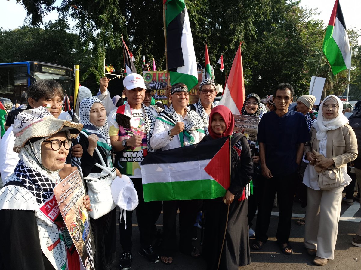 Tidak harus menjadi islam untuk menolak penjajahan Israel terhadap Palestina, Cukup menjadi seorang manusia kita bersuara untuk kemerdekaan Palestina.