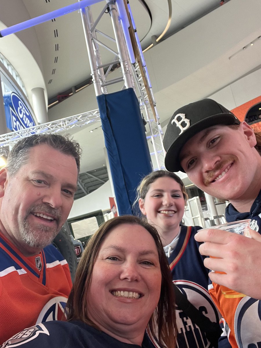 Richard Serafinchon tweet media